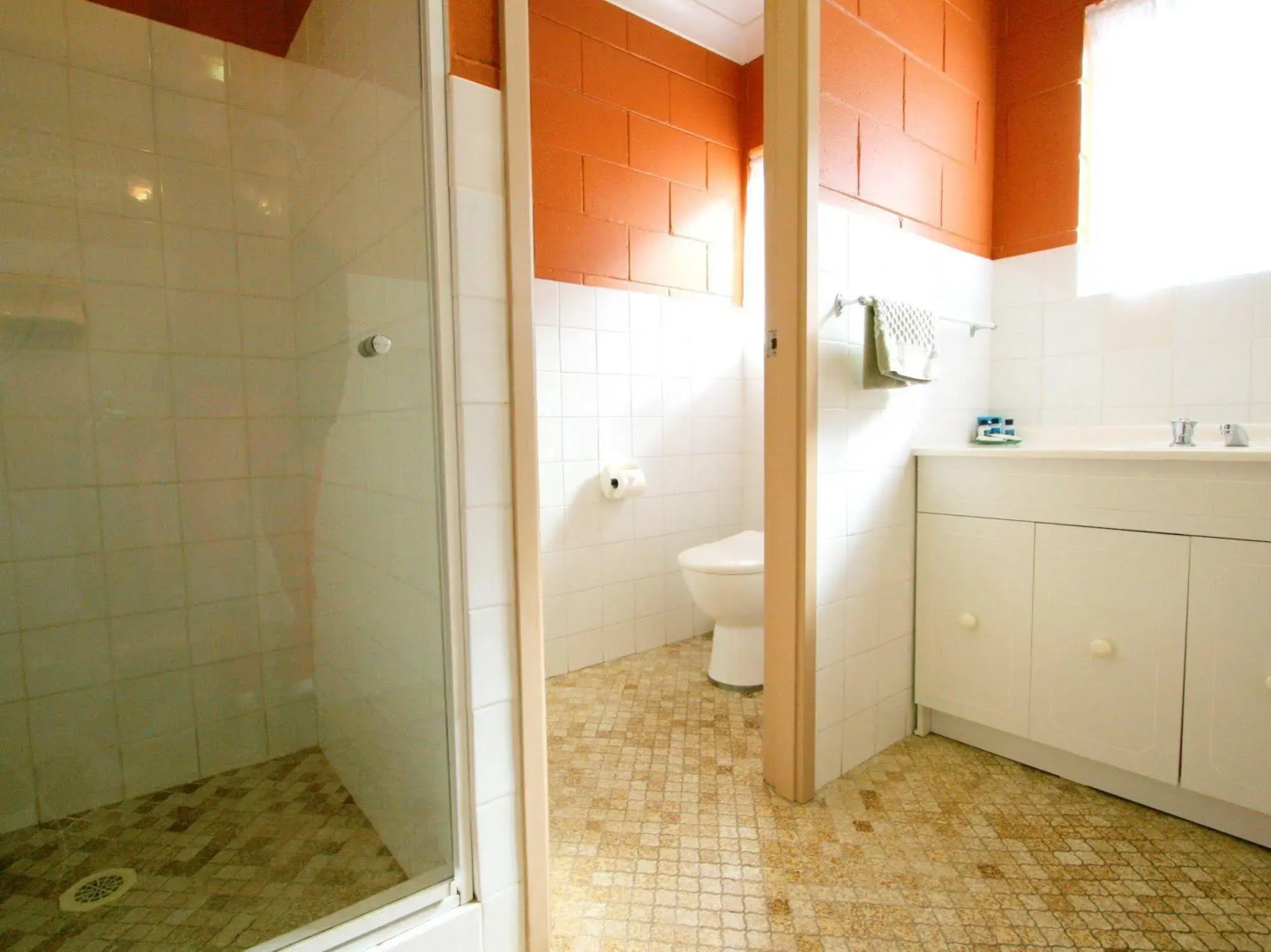 Lake Edge Holiday Units