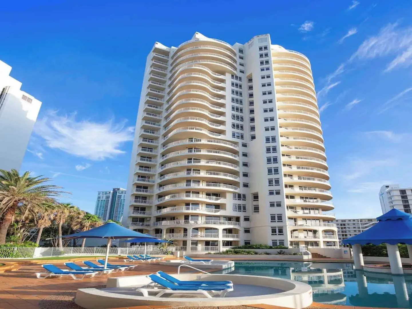 Soul Surfers Paradise 3 Bedroom Beach Apartment