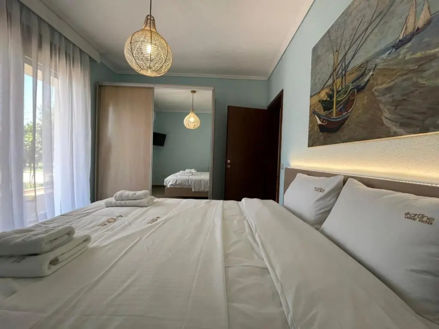 Artline Family Suite