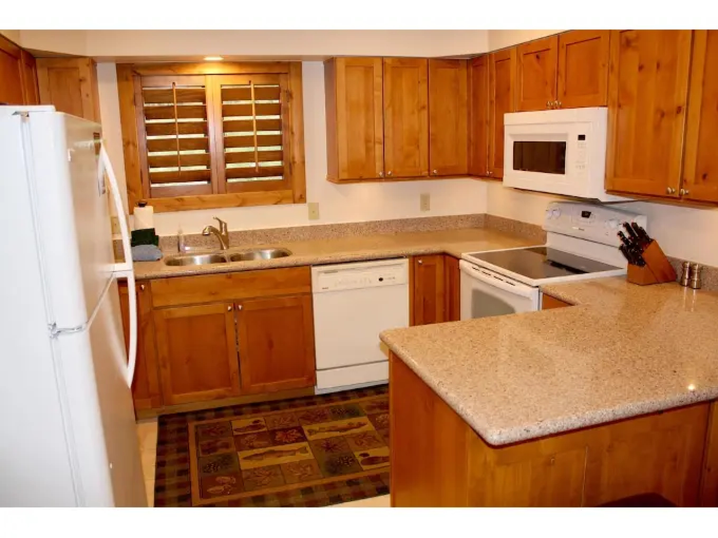 Woods Manor Condo