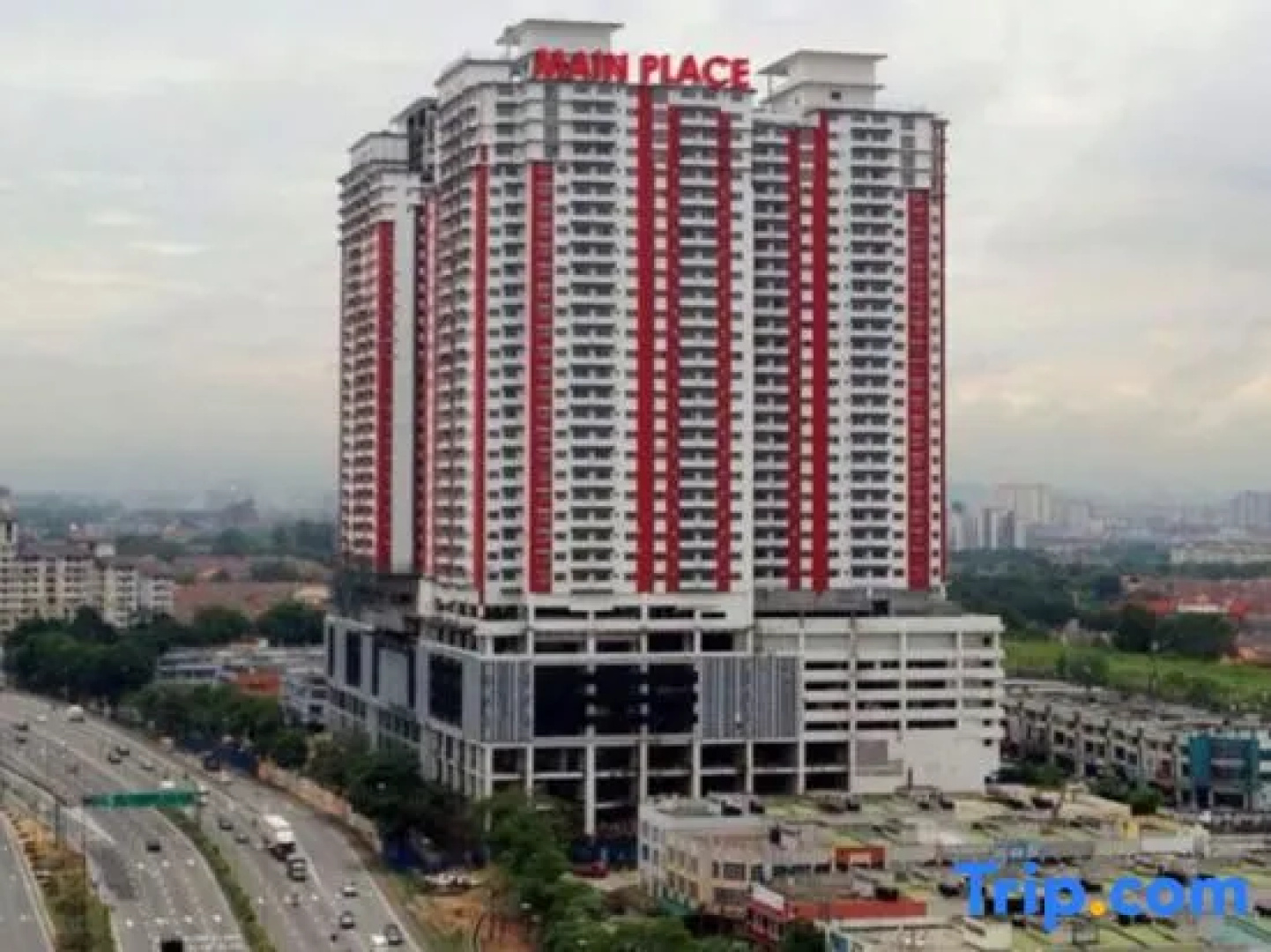 Subang USJ21 Main Place Mall 2R1B 5-6 Pax