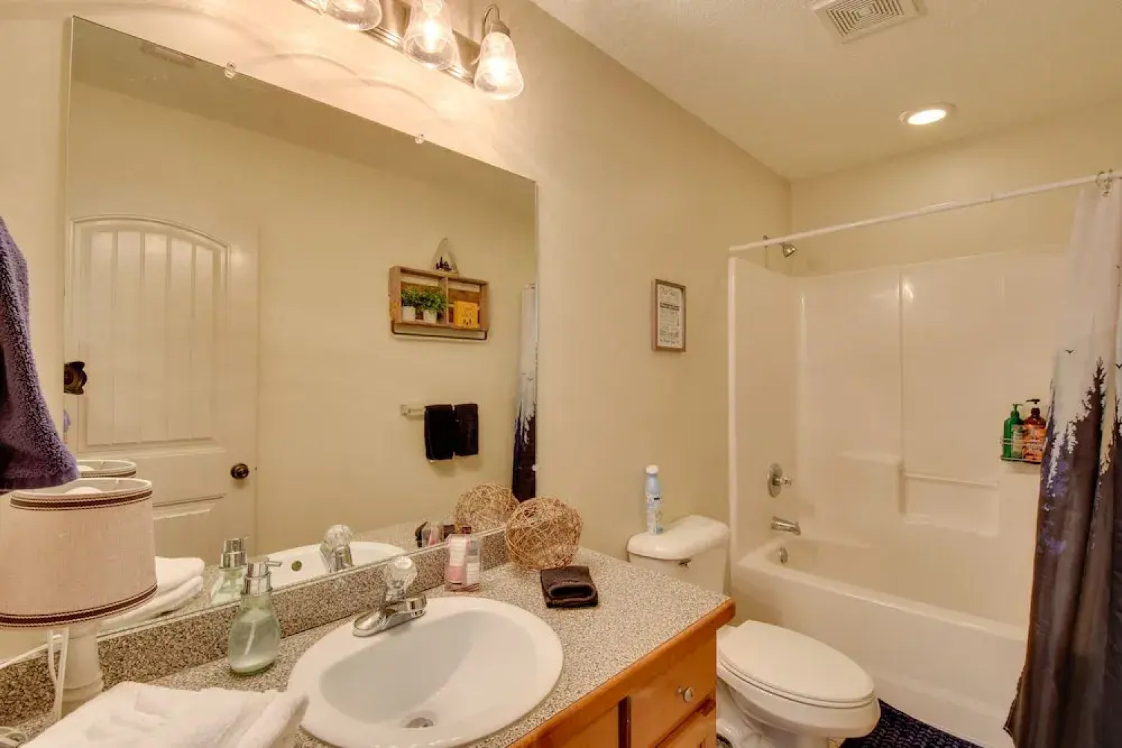 Lakemont Retreat: Game Room, Hot Tub, & Mtn Views!