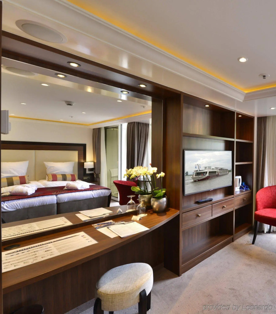 FairCruise Deluxe Hotelship Cologne