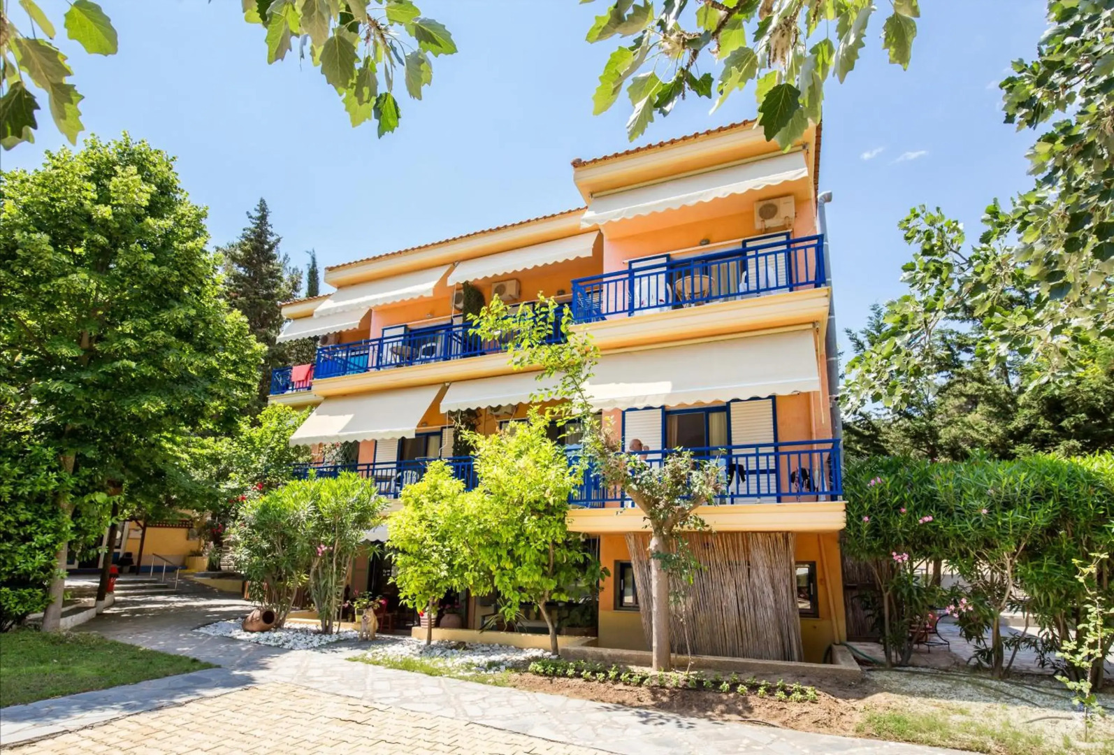 Rodon House Aparthotel