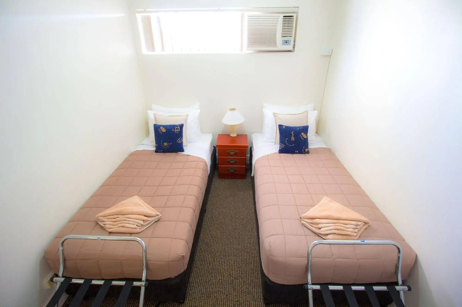 Aabon Apartments & Motel