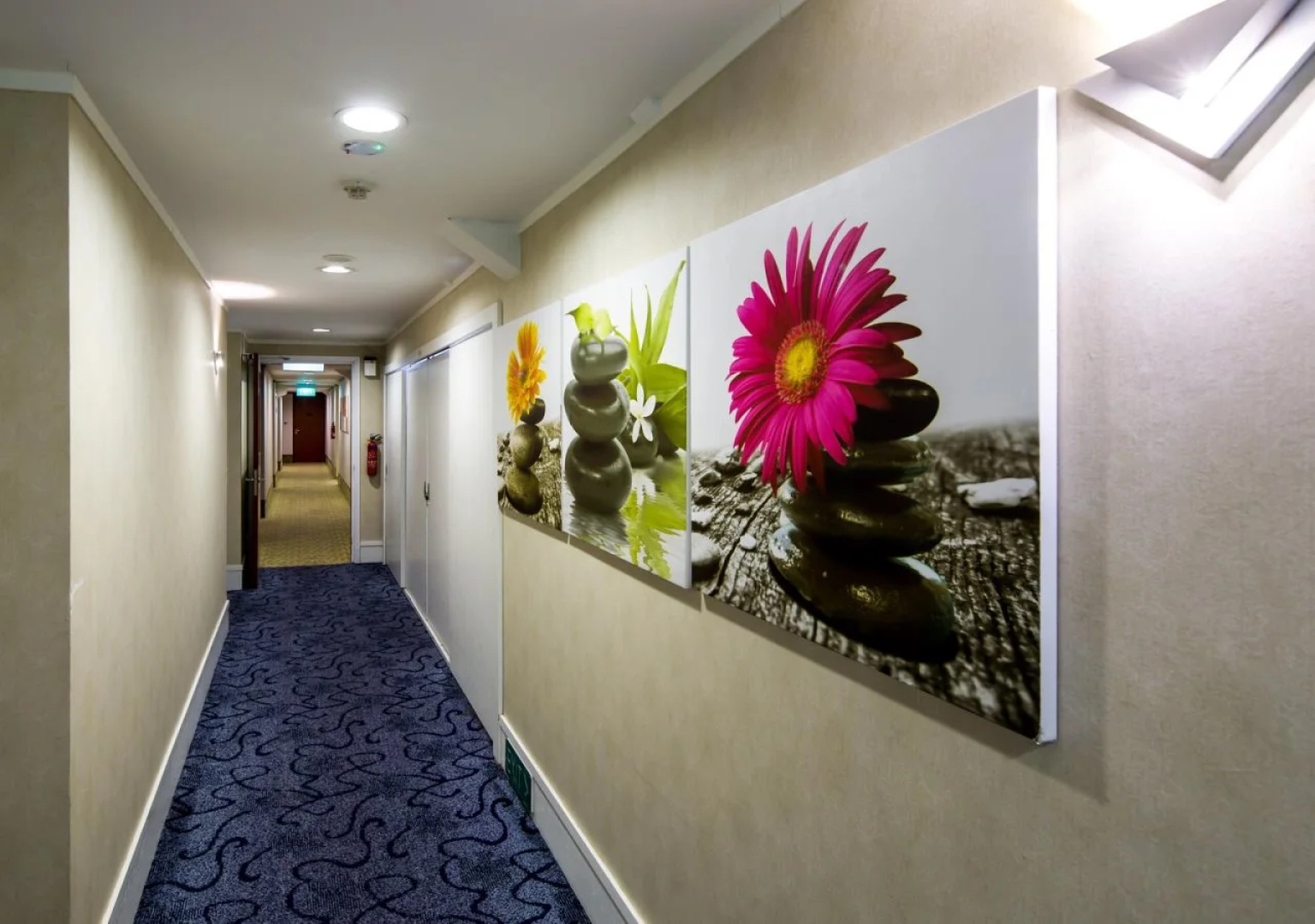 Santa Grand Hotel East Coast, a NuVe Group Collection