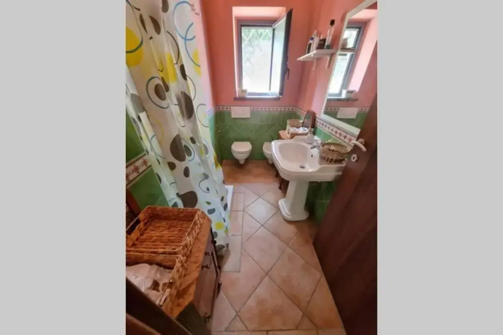 Villa in 8 Ettari di Campagna, a 20' Dal Mare