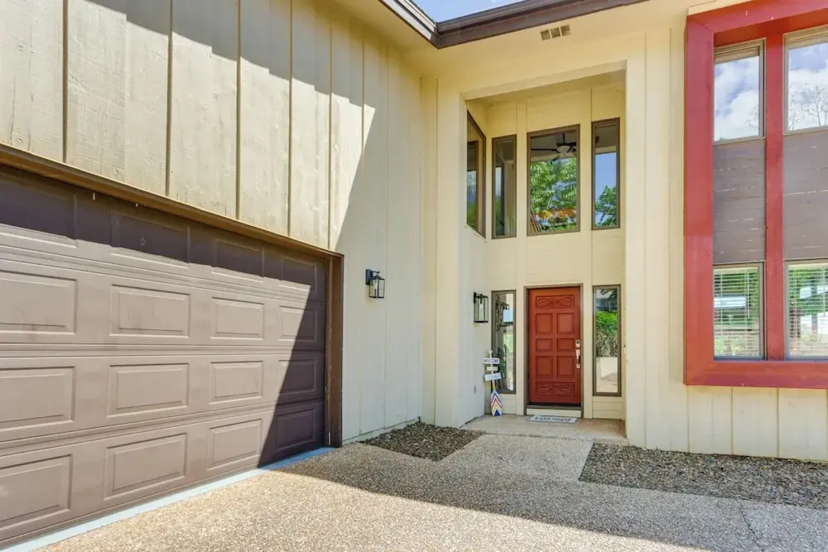 Swim & Boat Docks: Lakefront Gem in Bella Vista!