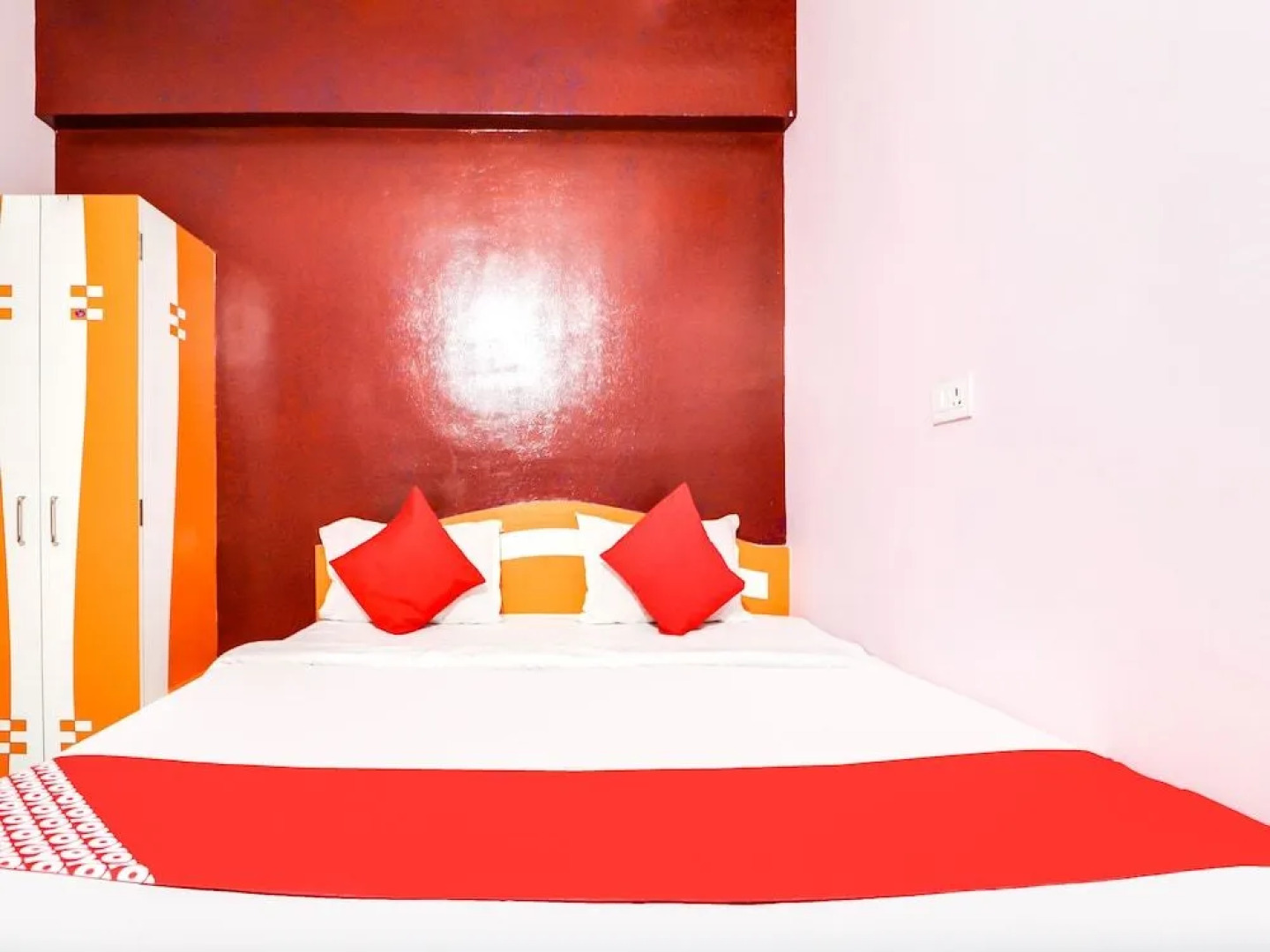 Oyo 46190 Triotel Hotels And Banquets (Opc) Private Limited