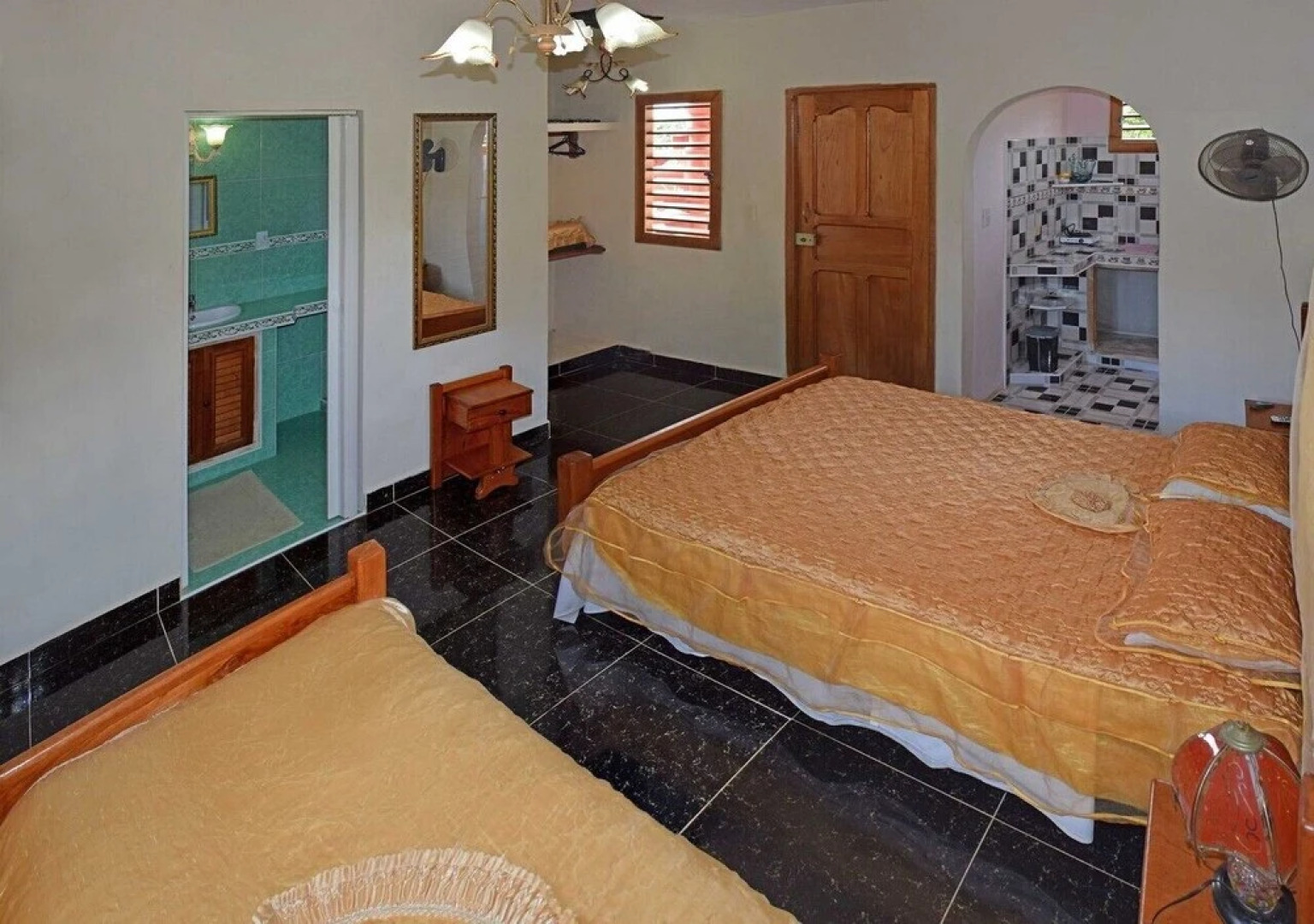 Hostal Eida y Lujan PLAYA LA BOCA