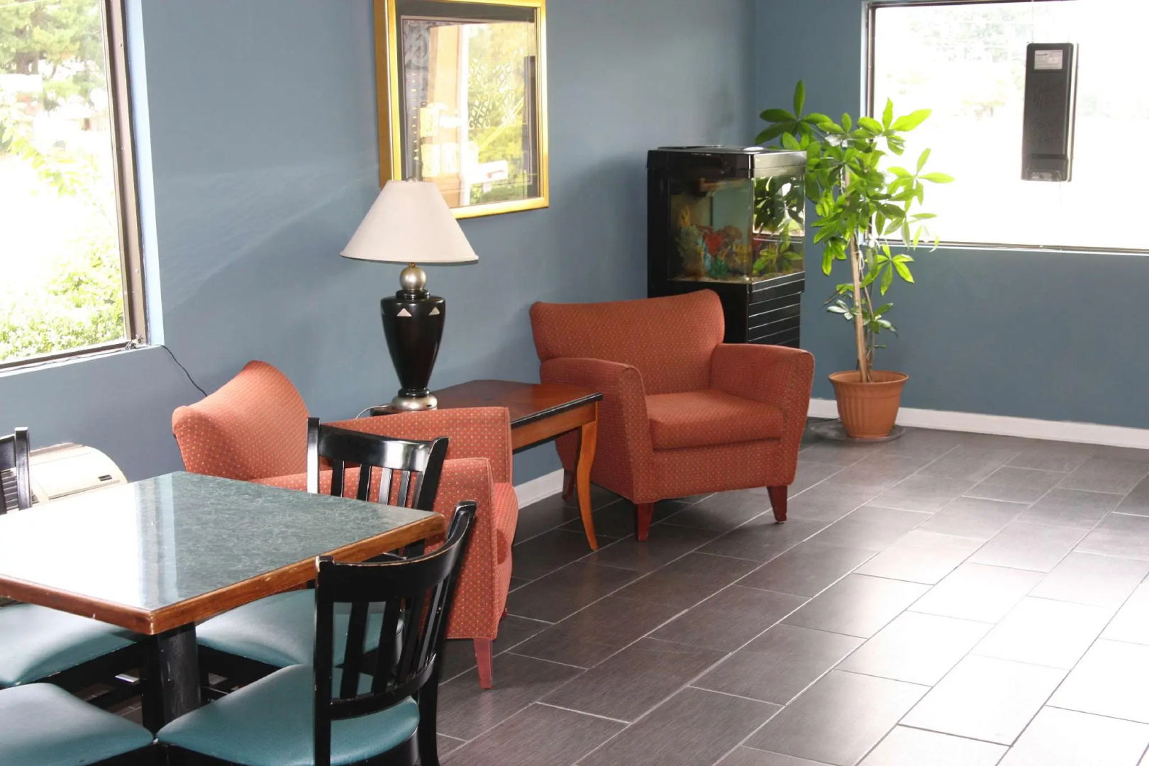 Express Inn & Suites