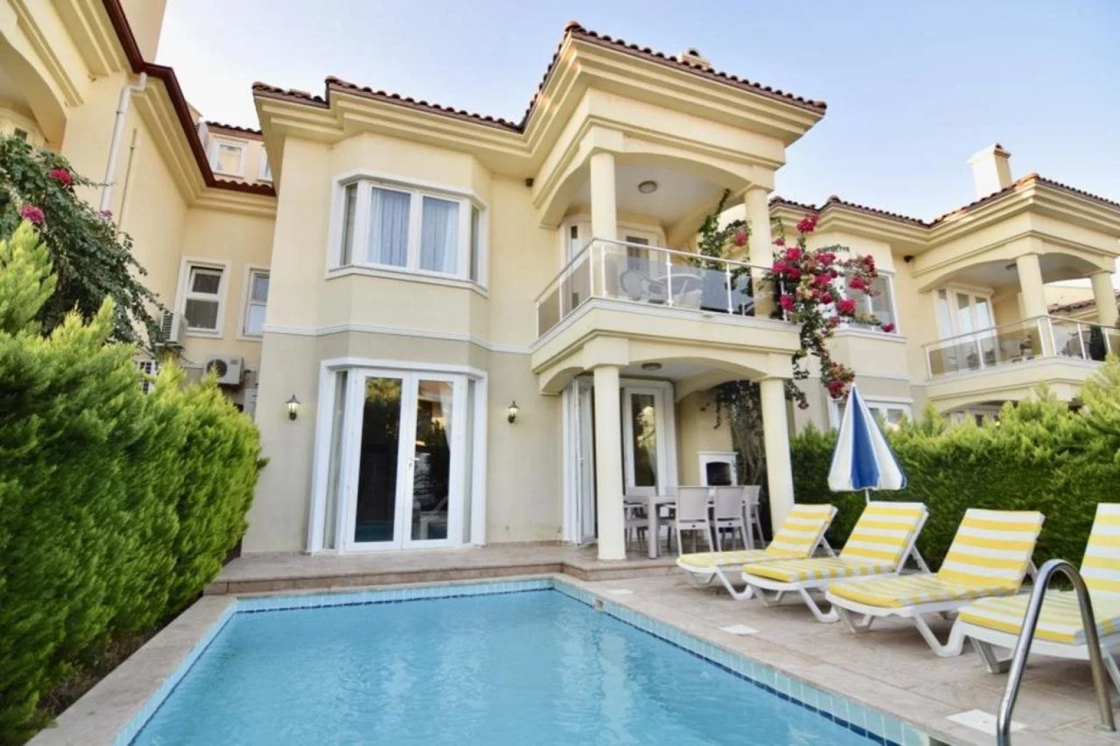 Sunset Beach Club Villas