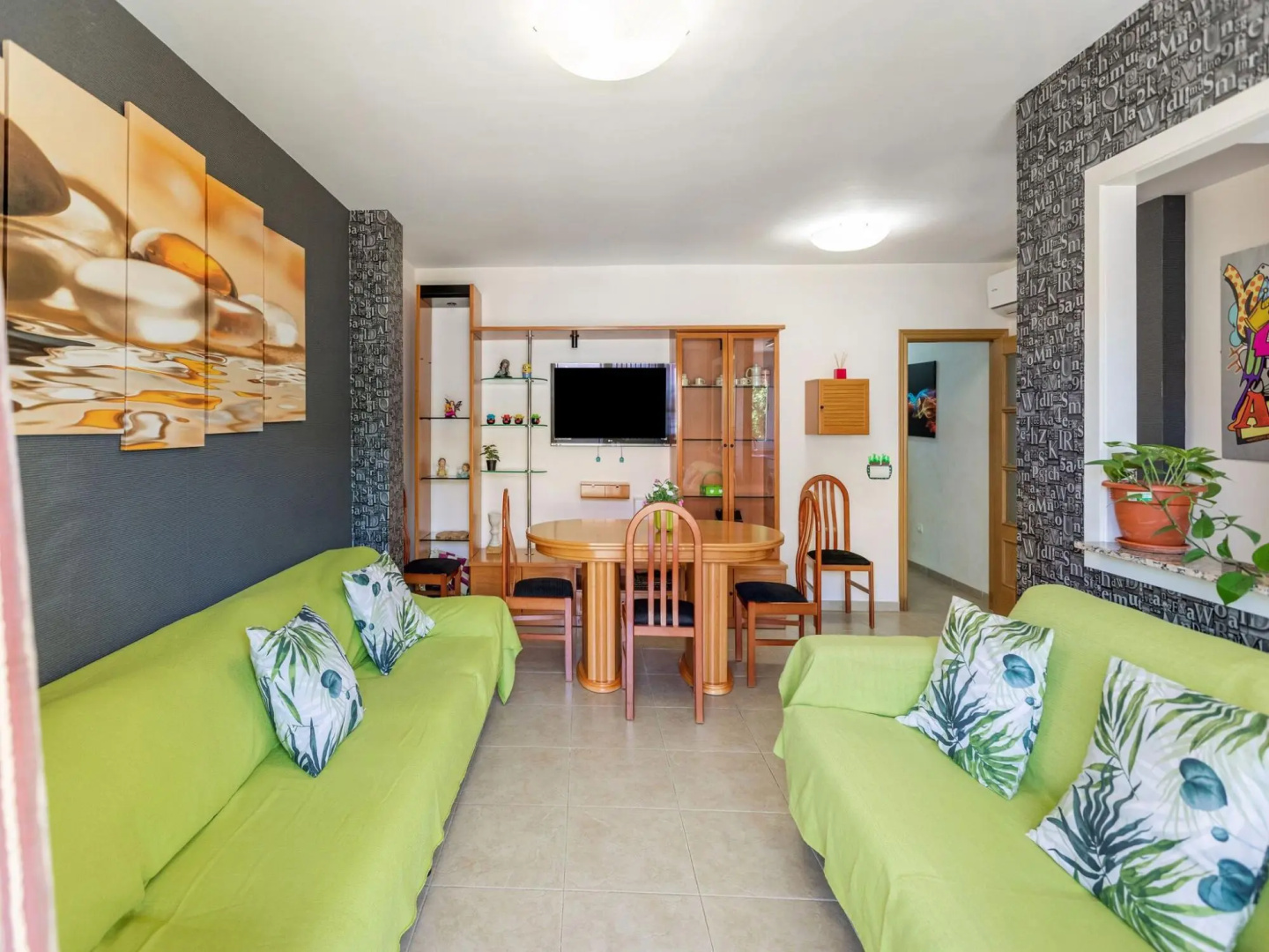 Simplistic Apartment in Almería next to the Seabeach
