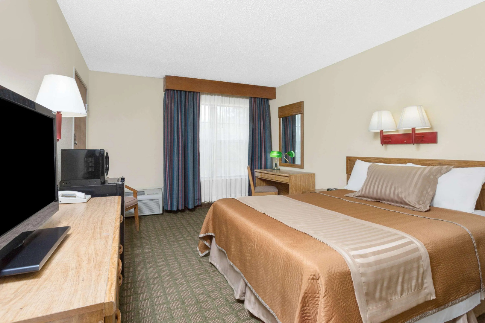 Travelodge by Wyndham Perry National Fairgrounds Area I-75