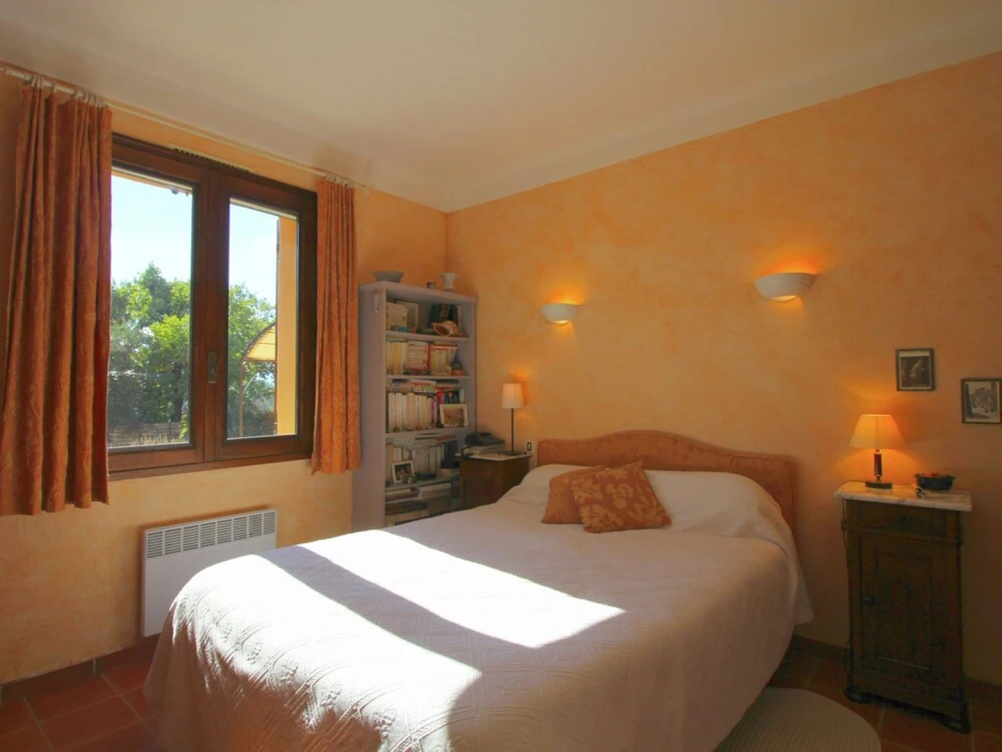 Detached Holiday Home With Private Pool Walking Distance From the Village of Roussillon