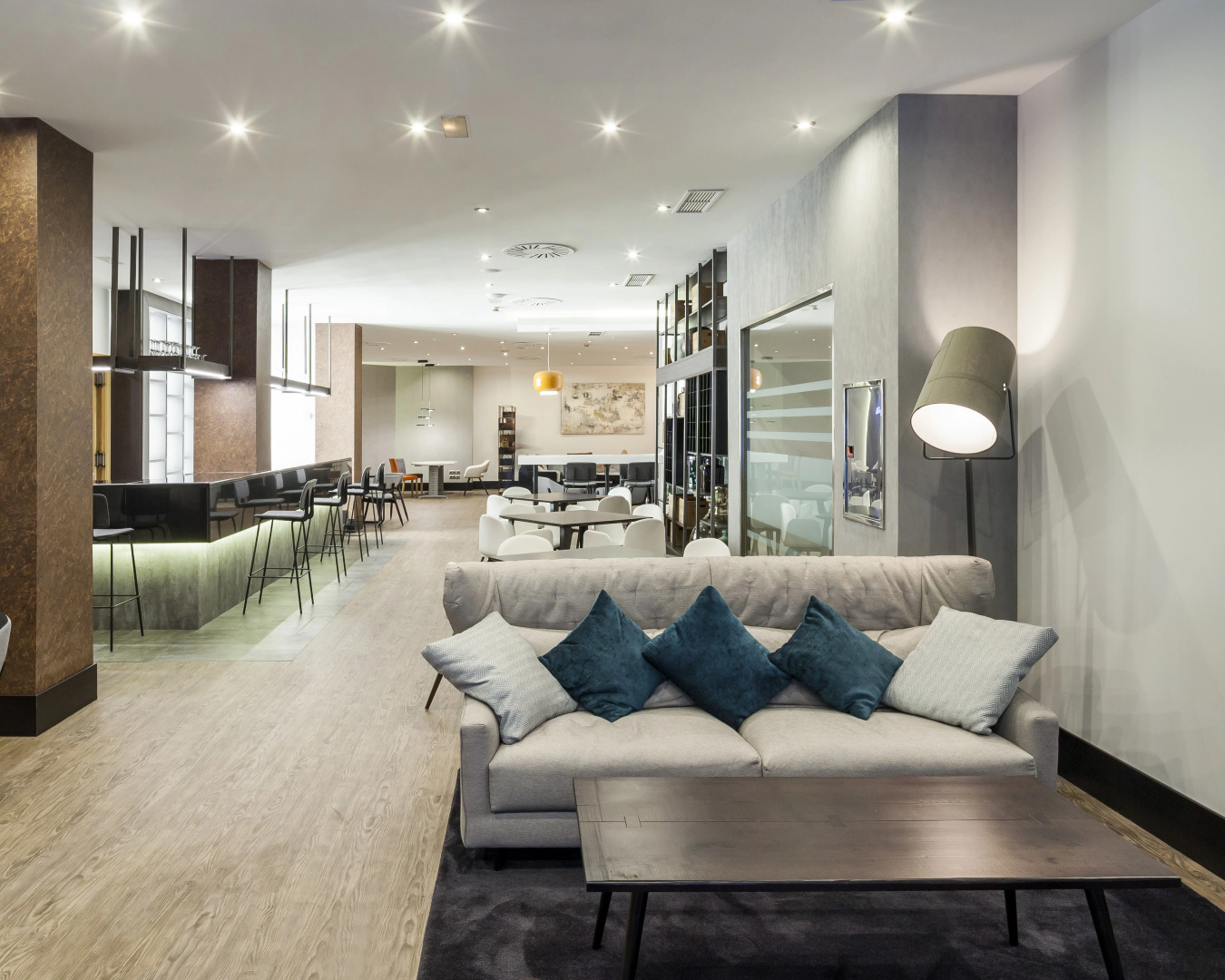 Отель Ilunion Bilbao