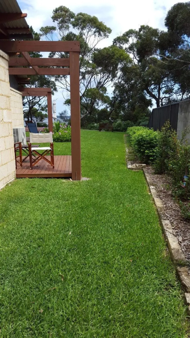 By The Beach Bed And Breakfast Holiday Apartments