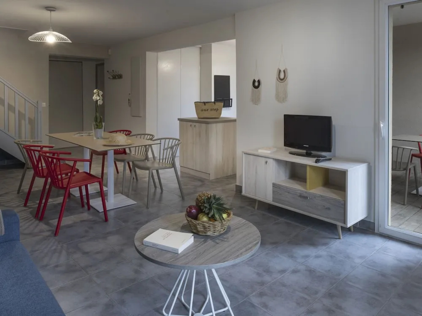 Semi-detached Home in Mediterranean Style, With Nice AC