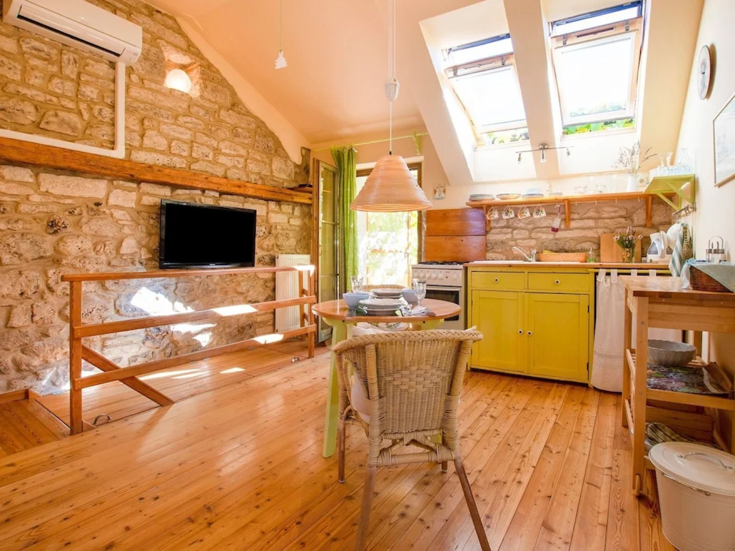 Tranquil Apartment in Marine Zemlje Near Stiniva Beach