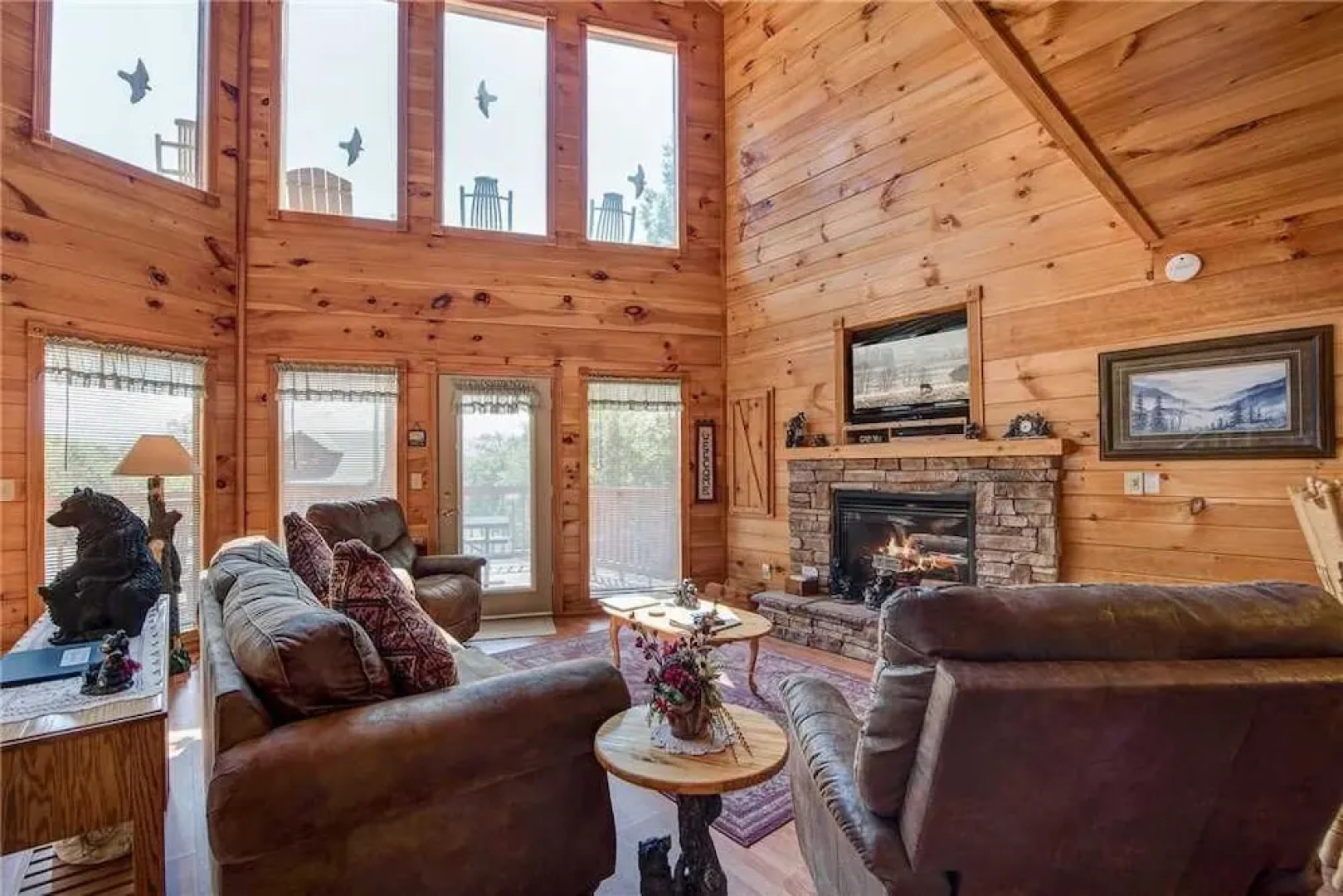 R Bearadise 2 Bedroom Home with Hot Tub