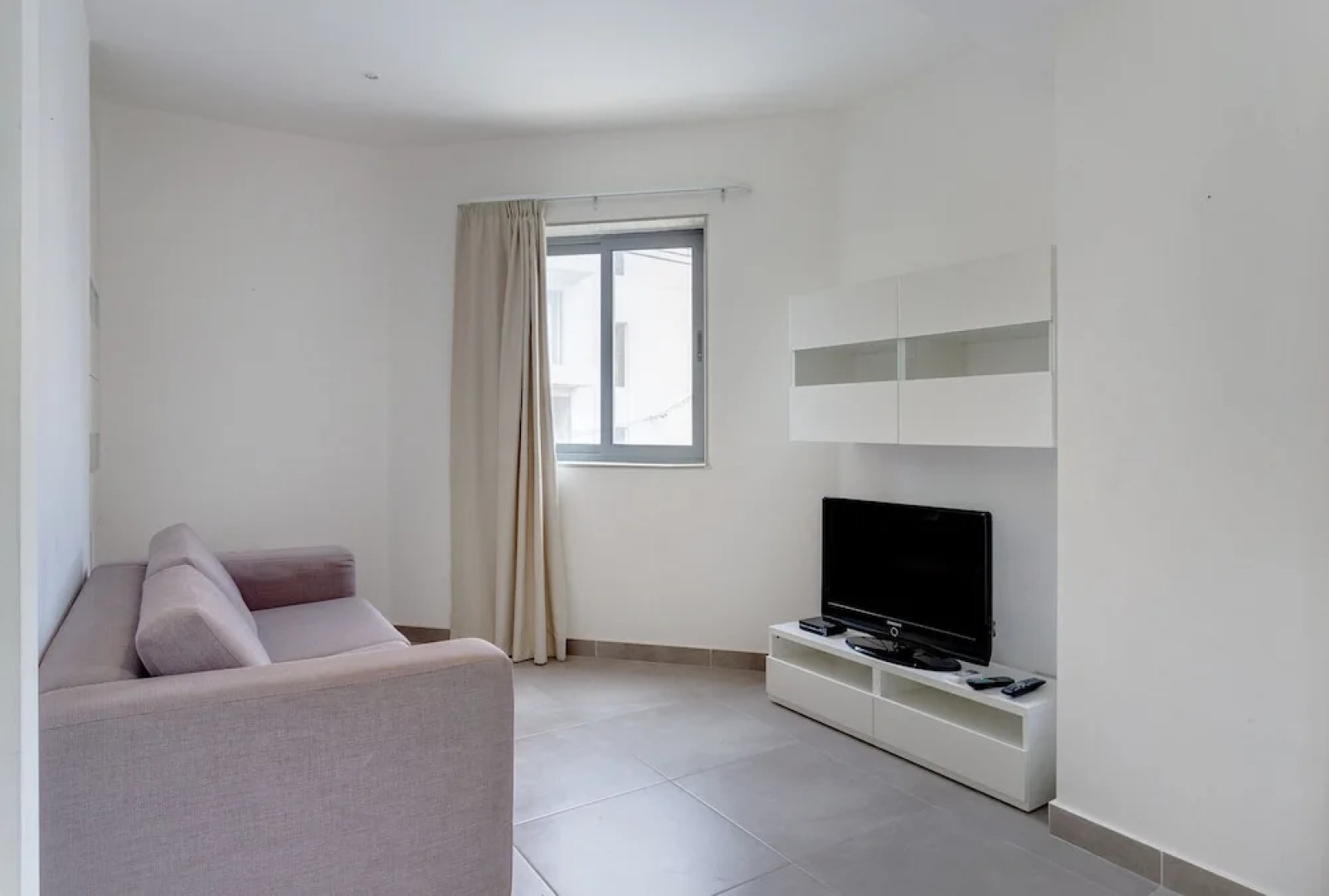Cozy 1 BR Apartment in St Julians, Best Location
