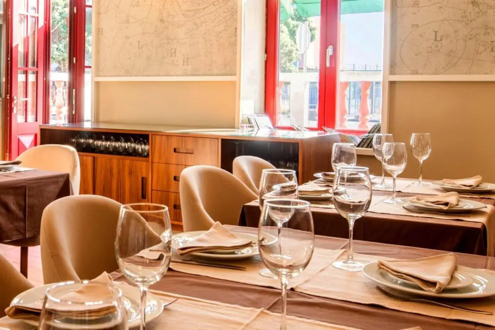 Harbour Inn Design Townhouse