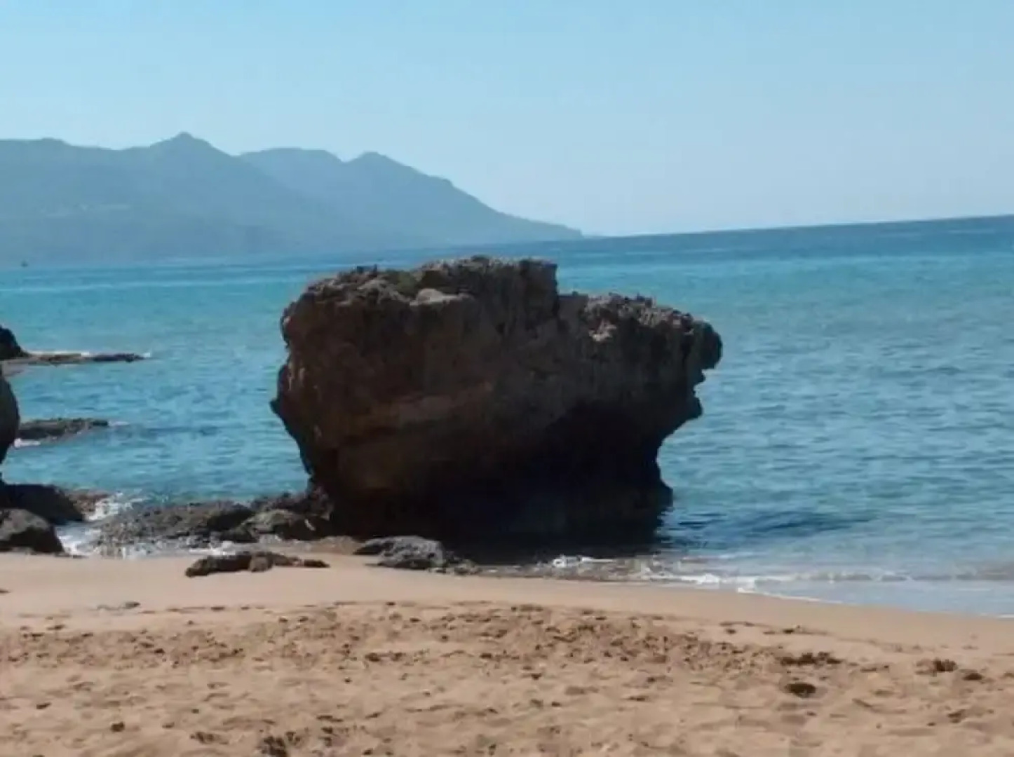 Charming 2-bed Cottage in Vatos