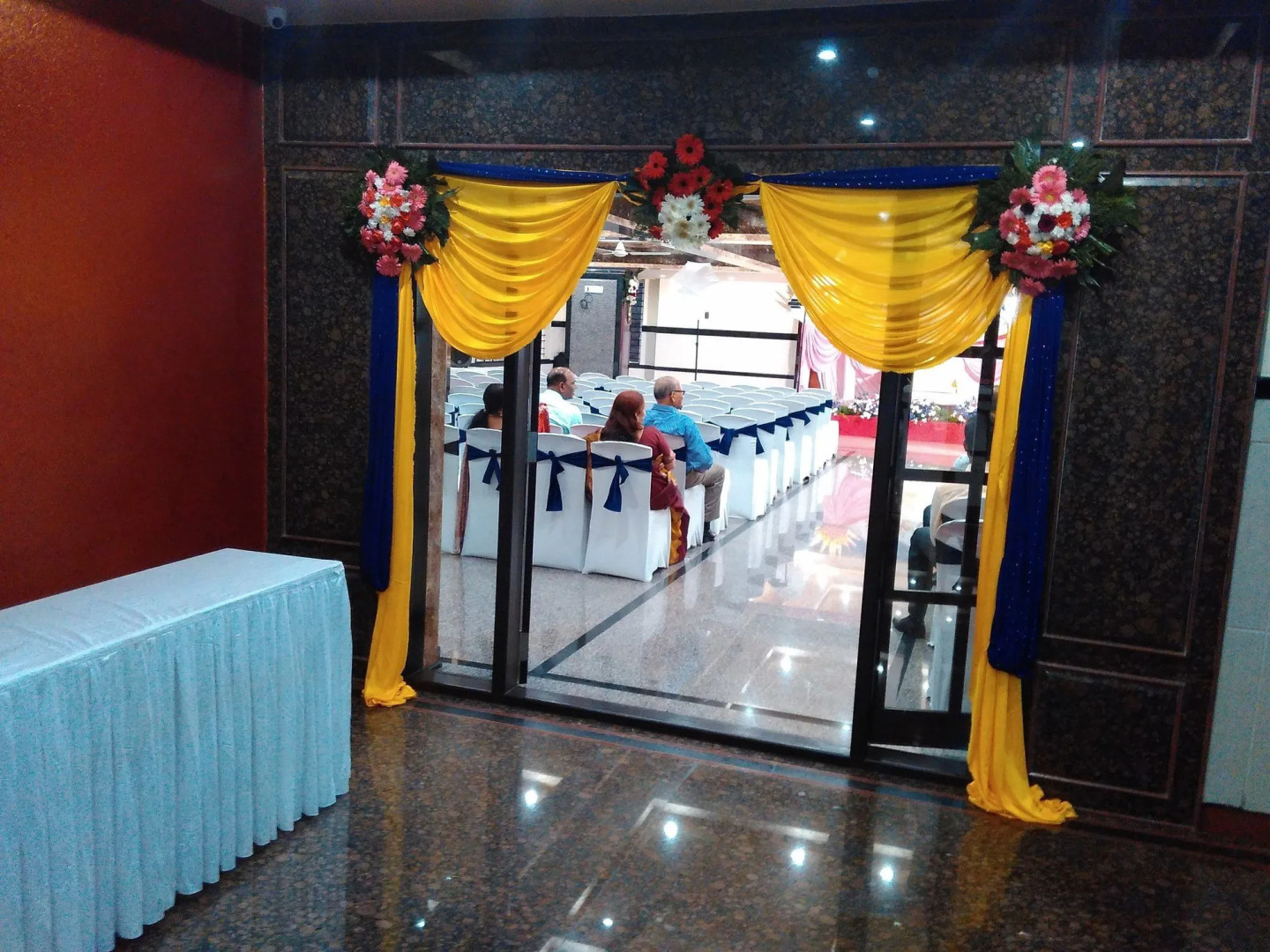 Hotel Raj Vista - Suites & Convention