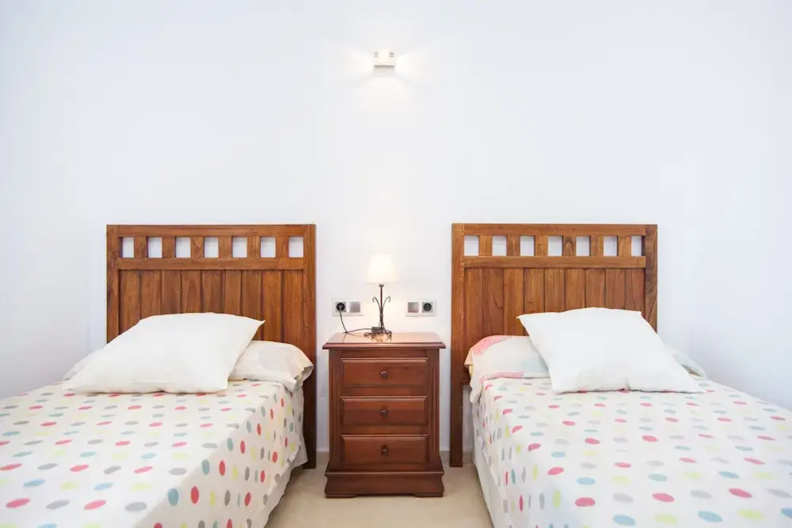 Villa With Pool & Terrace