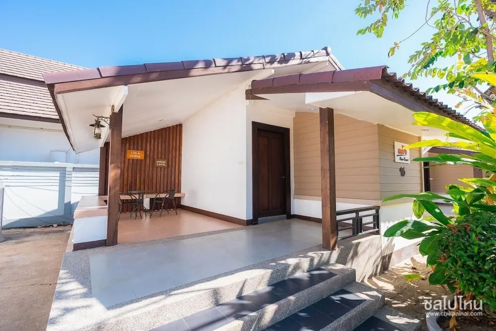 The Laekhong River Resort