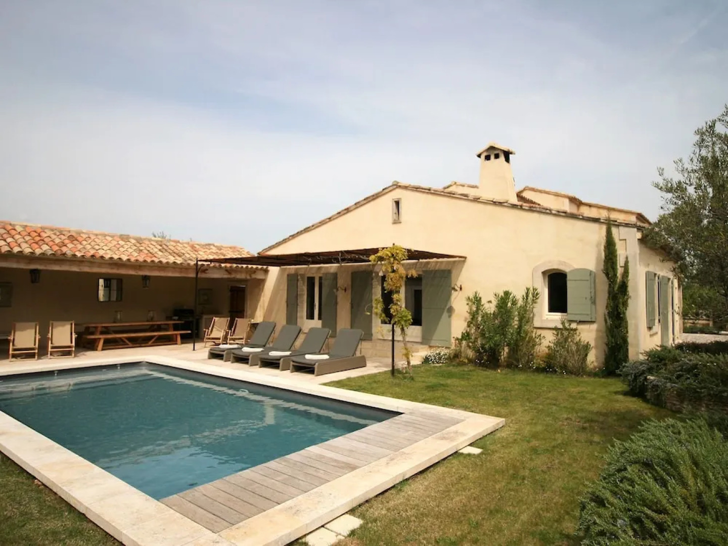 Grandeur Villa in Eygalières With Pool & 2 Terraces