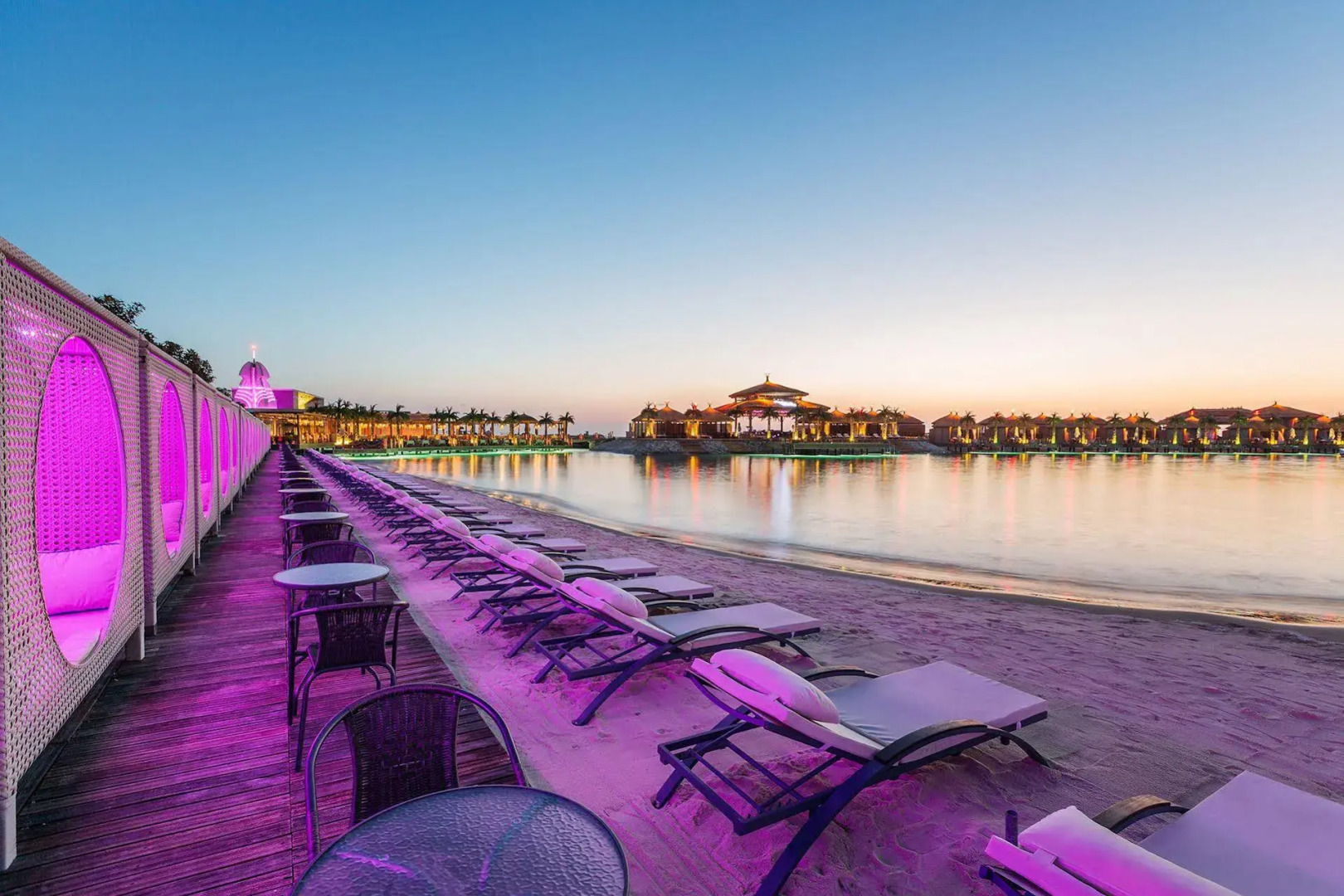 Cratos Premium Hotel & Casino