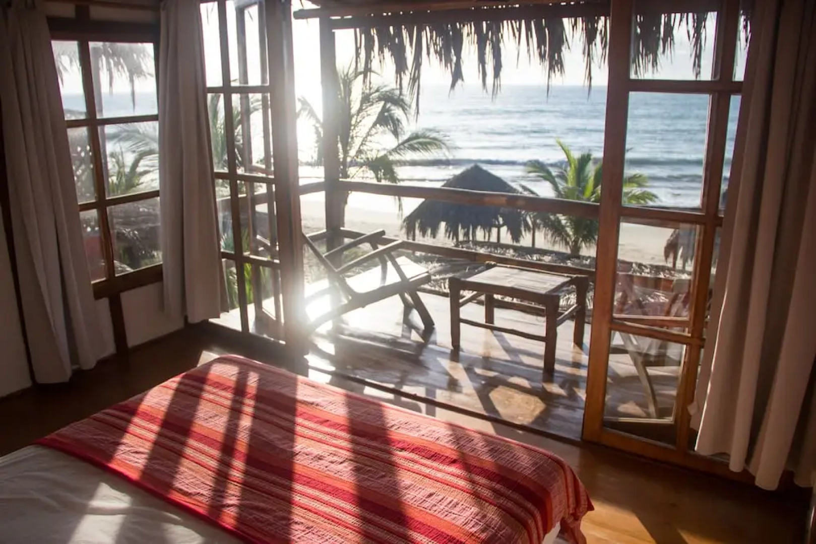 Hoja de Palma Bungalows