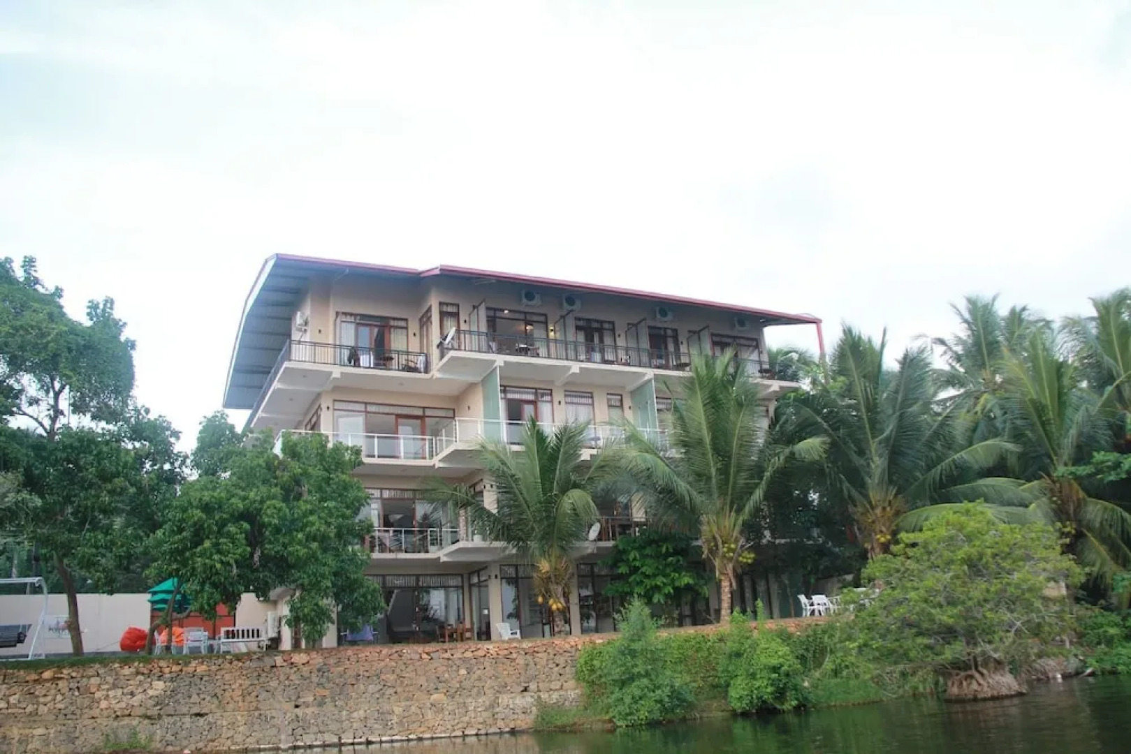 Sanu Lagoon Resorts&Spa