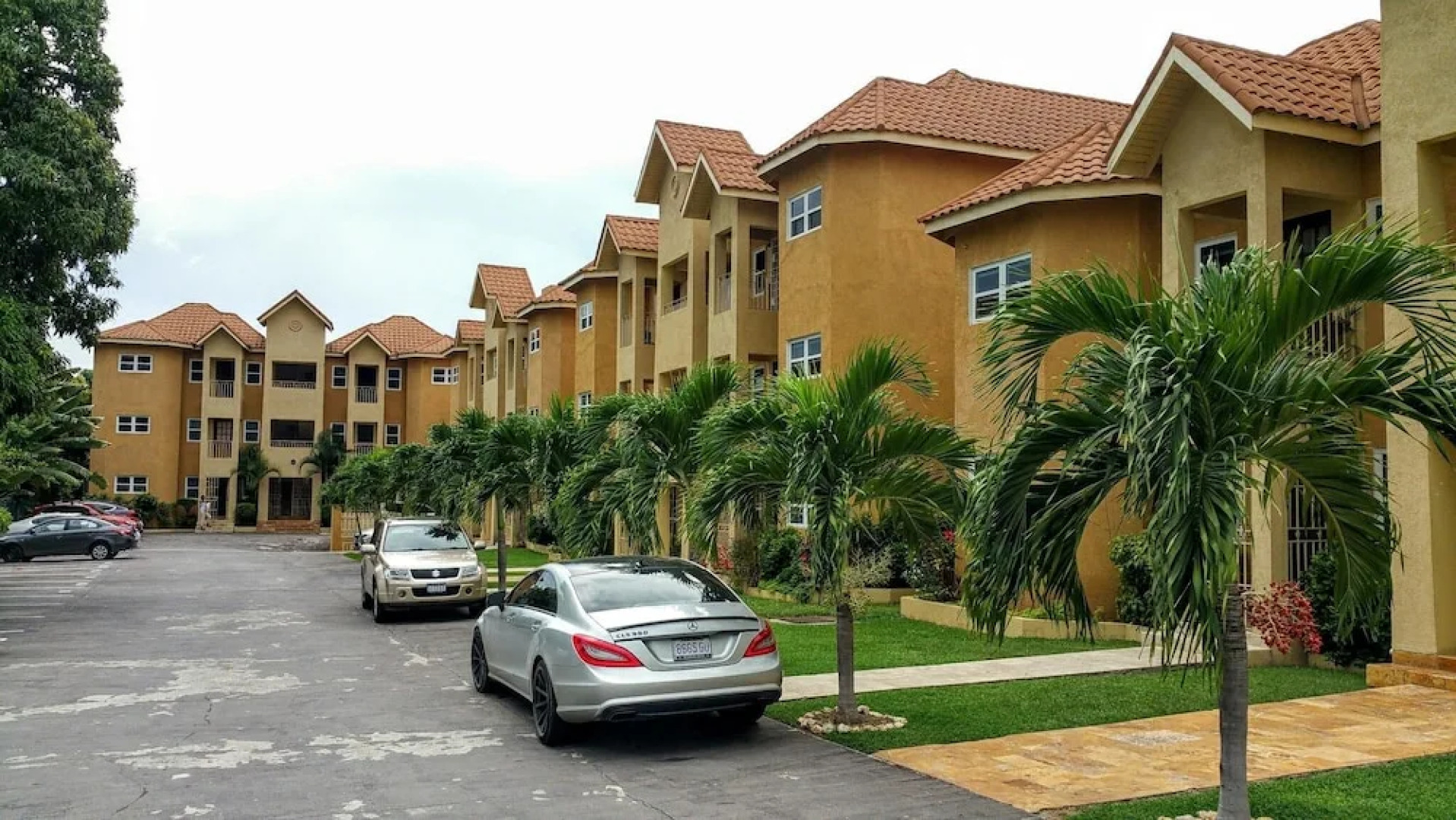 Modern London Decor Guest Apartments