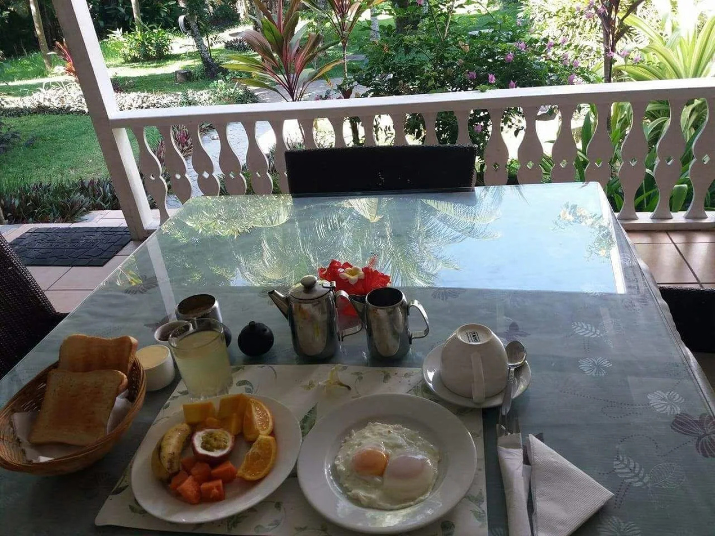 Beau Vallon Bungalows