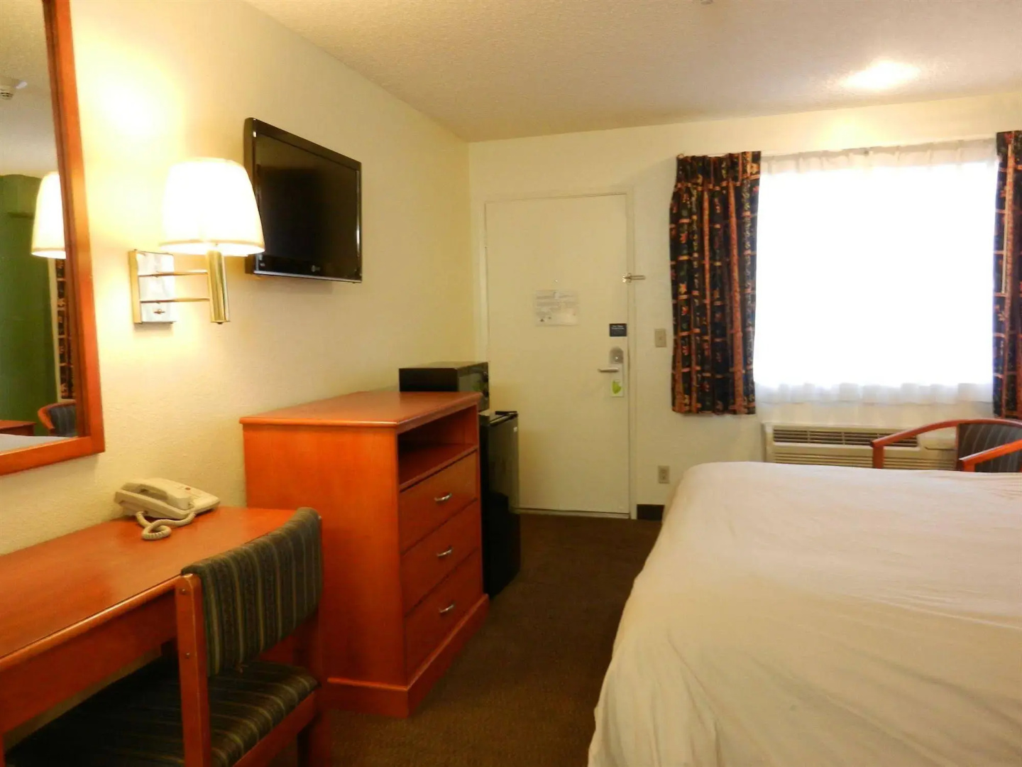 Simply Home Inn & Suites