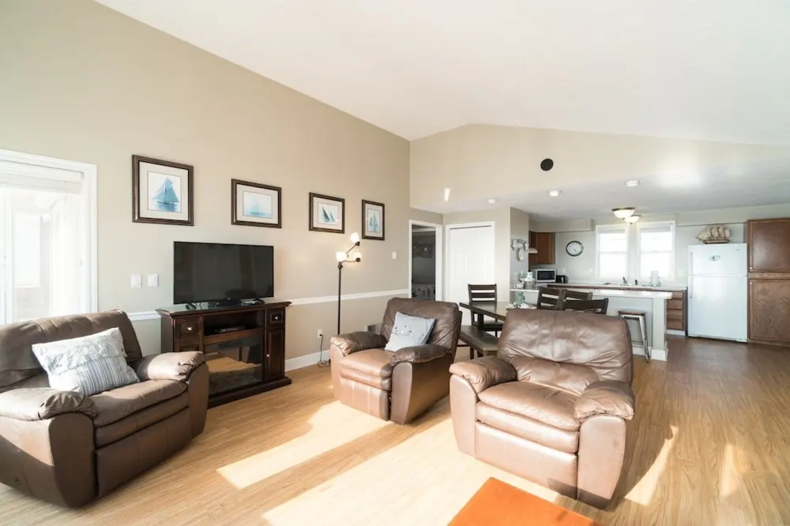 A Shore Thing 2 Br cottage by RedAwning