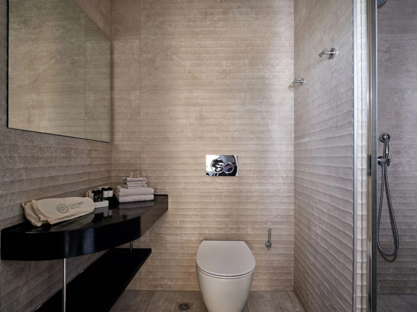 Prima Vista Beachfront Boutique Hotel