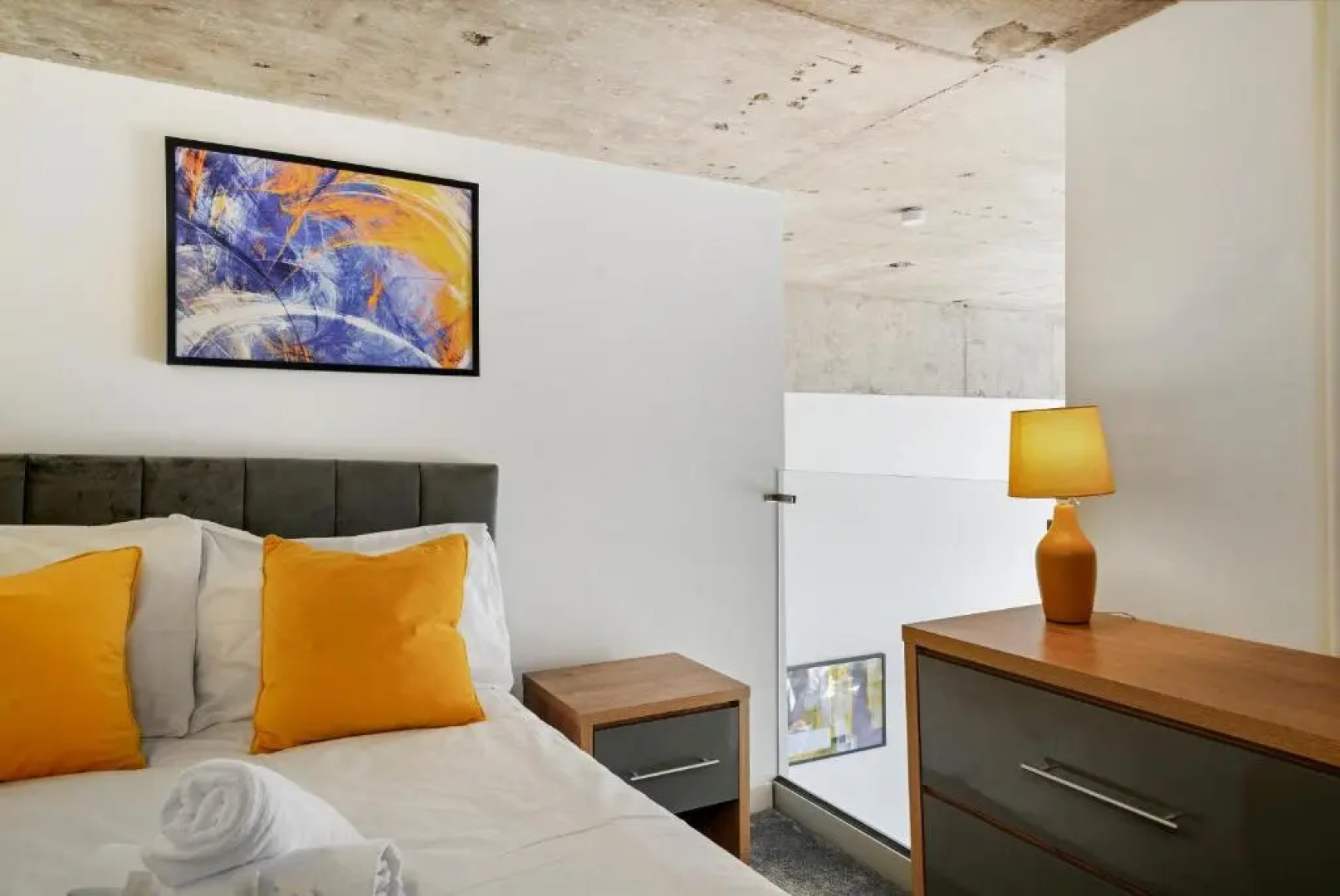 Duplex Apartments By Luxe Your Stays- Sandwell, West Bromwich