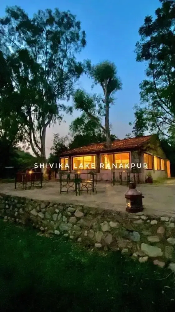 Shivika Lake Hotel