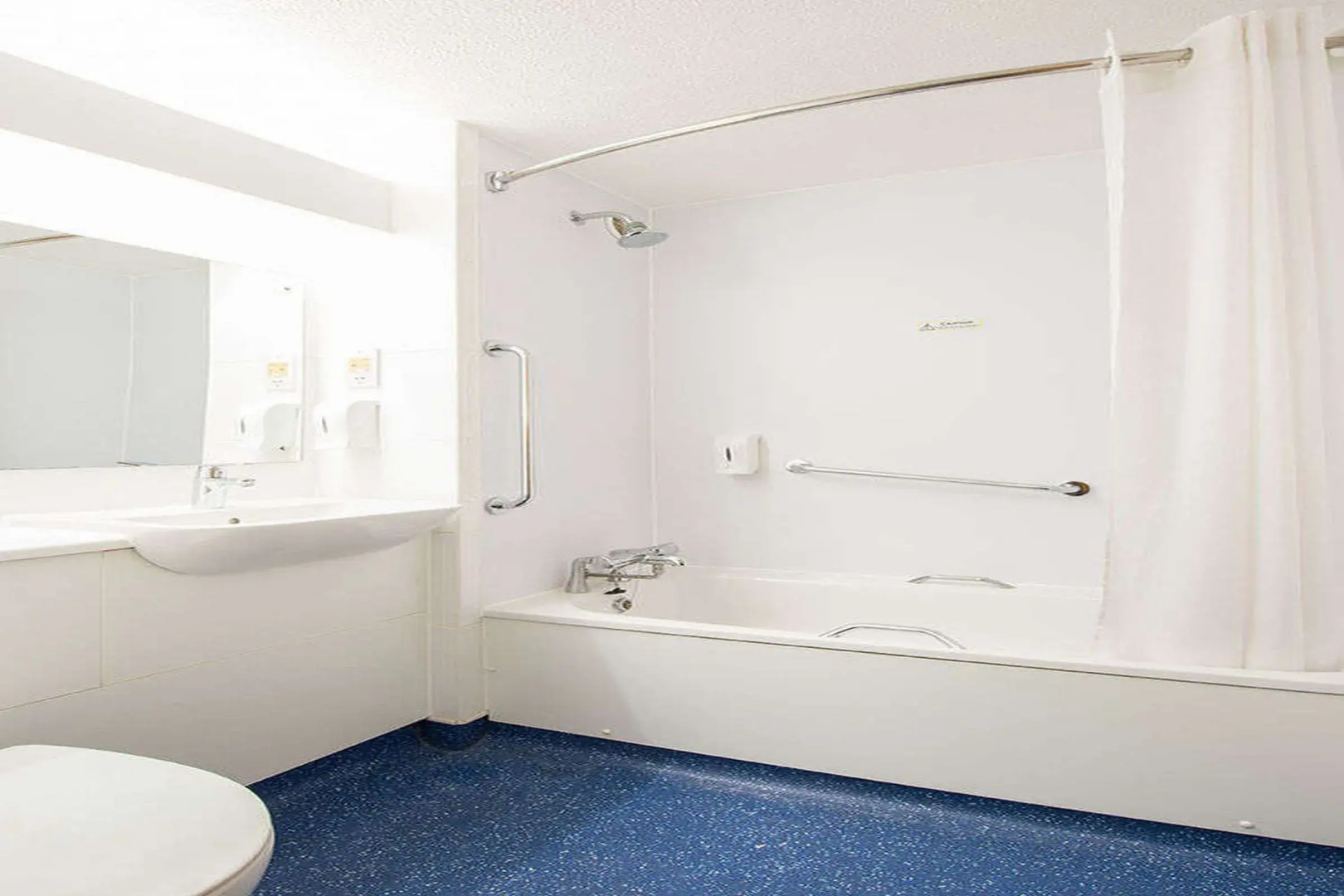 Travelodge Bristol Severn View M48