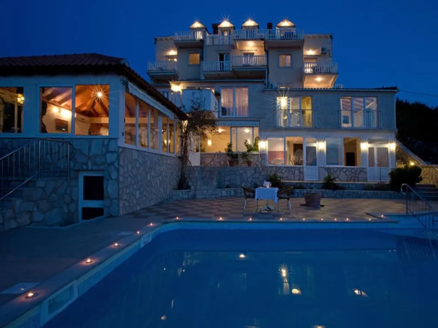 Apartments Carol Royal