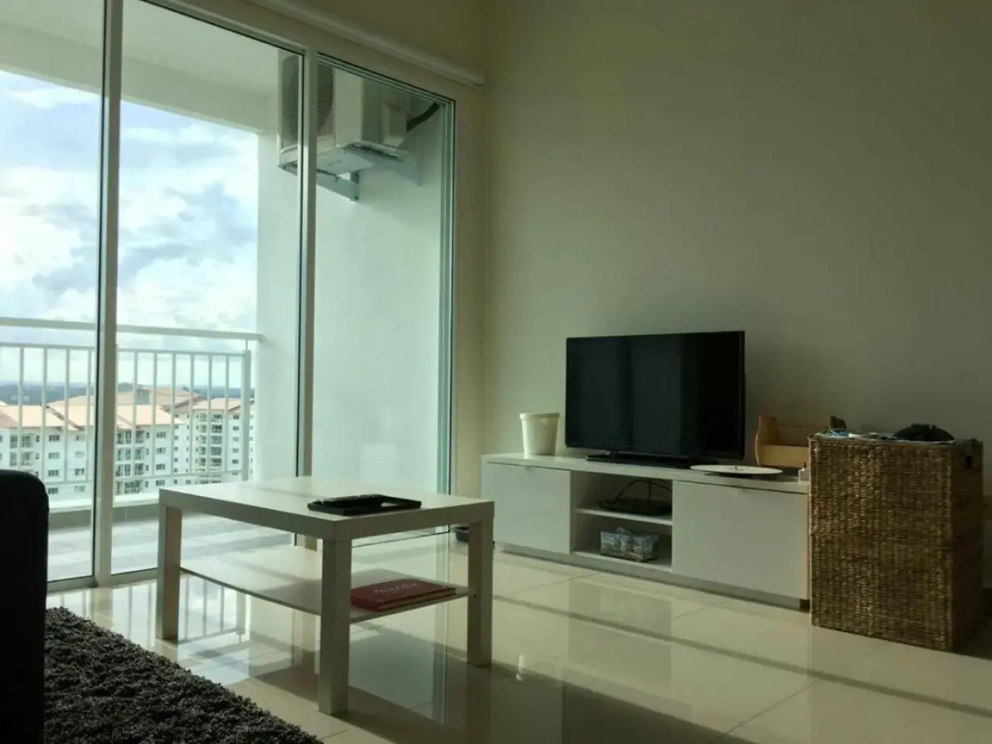 Sandakan Spacious and Comfortable Pool View Condo