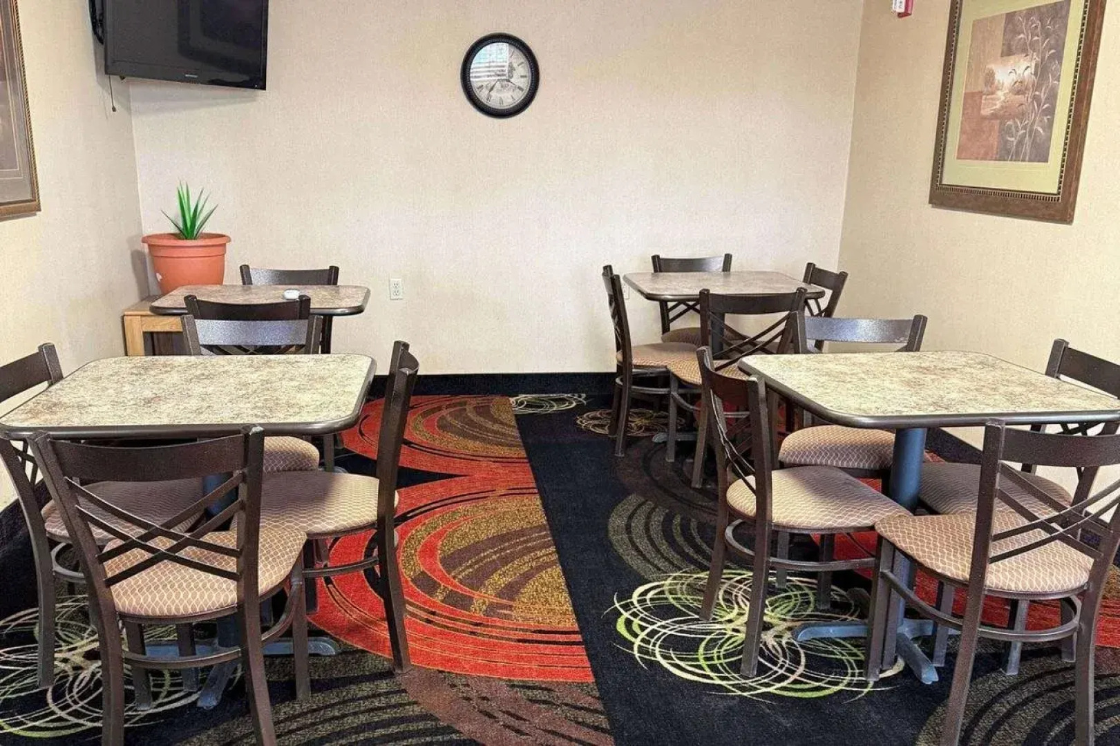 Super 8 by Wyndham Cozad