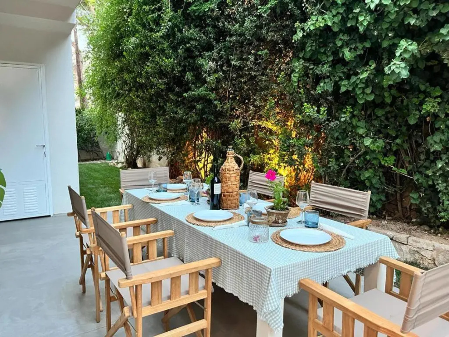 5 Bedroom Villa with Private Pool, Saronida, Athens Riviera