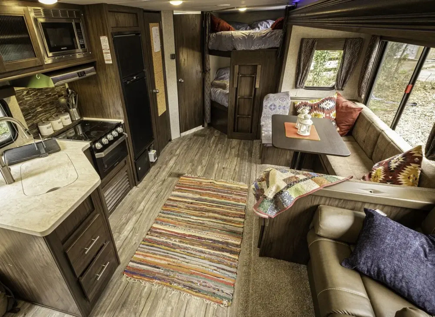 American Luxury Caravan - Secure Parking Llandeilo