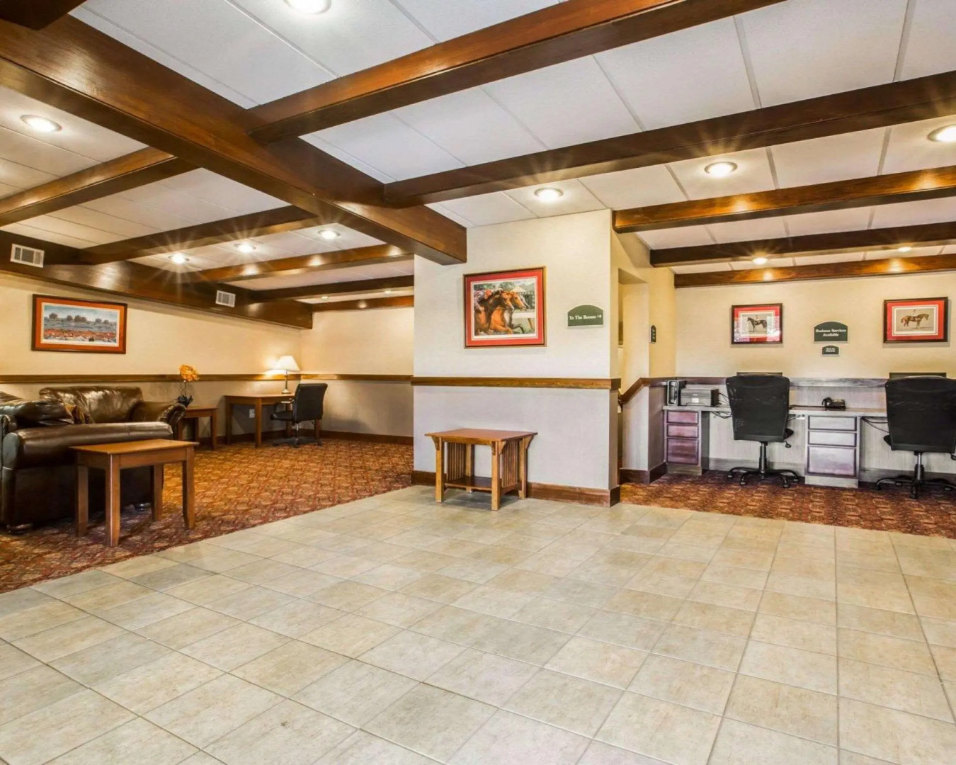 Clarion Inn & Suites at the Outlets of Lake George