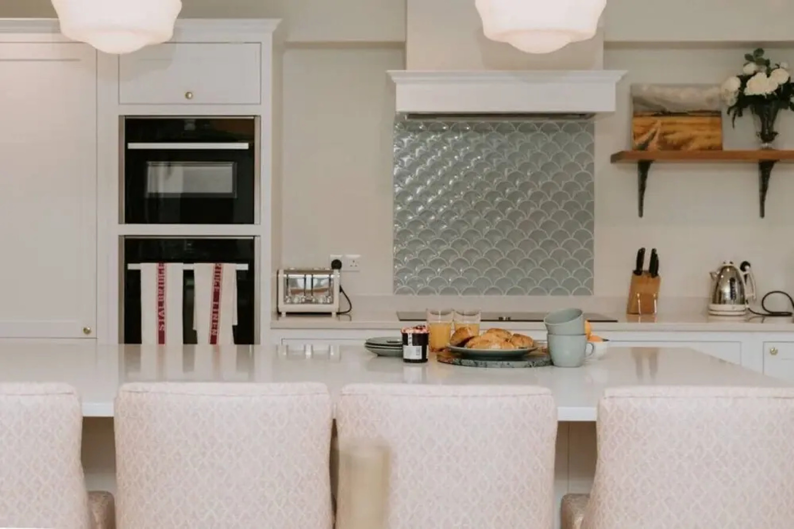 Hayward House Hot Tub Large Garden - From 1100 Per Night