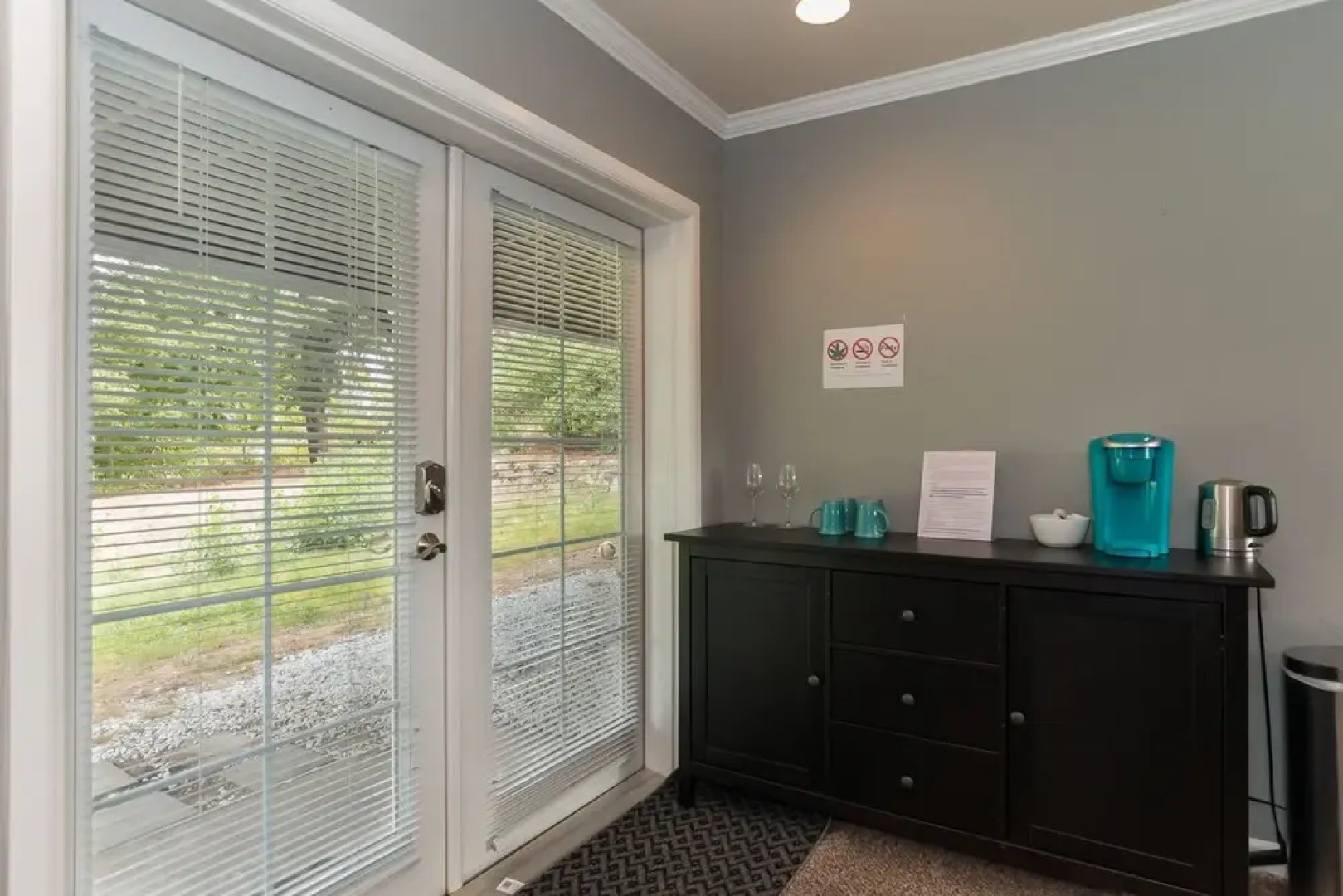 Happy Day Express 5 Bd Mid Century Home!